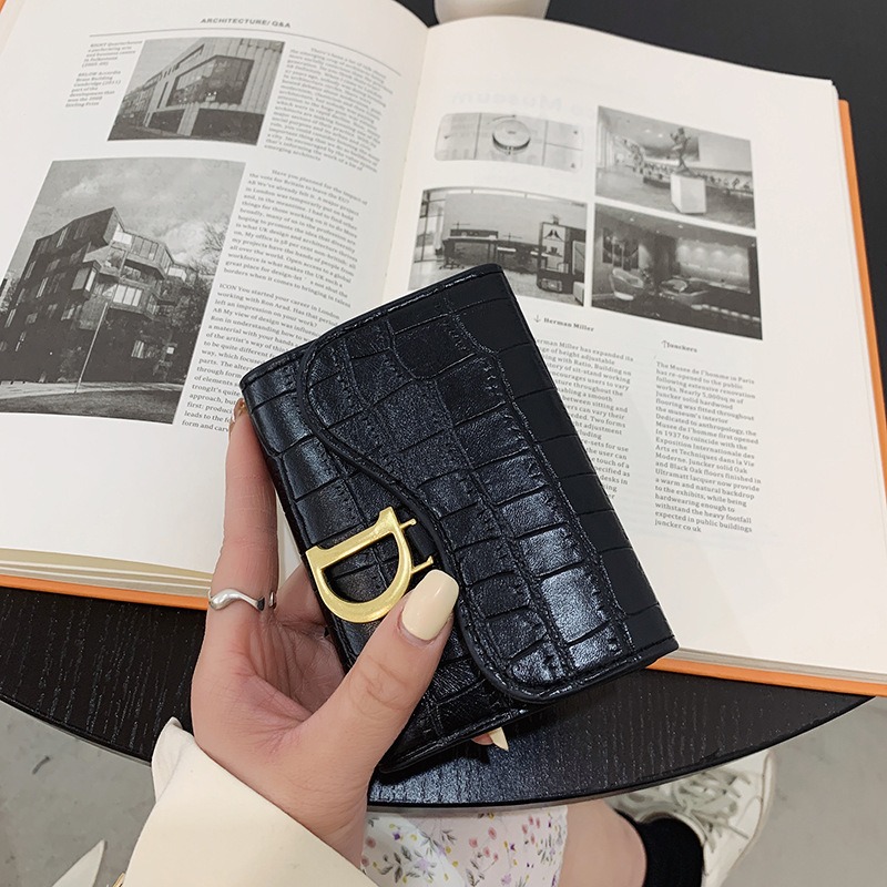 Interior Design Photo - 女性用の新しい財布、コンパクトでスタイリッシュ、クロコダイル柄、大容量、複数のカードスロット、超薄型、ショートデザイン。